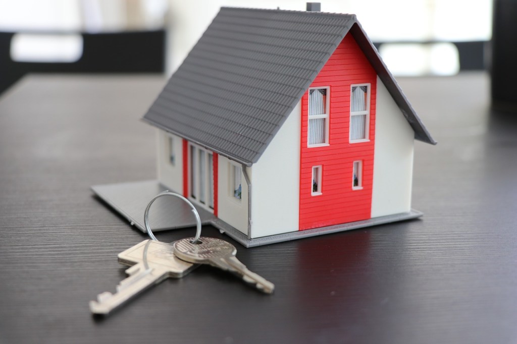 Sistema de alarma inteligente instalado en vivienda